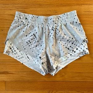 Fabletics Latrice Short, Small, Grey/White Dotted Splash Print